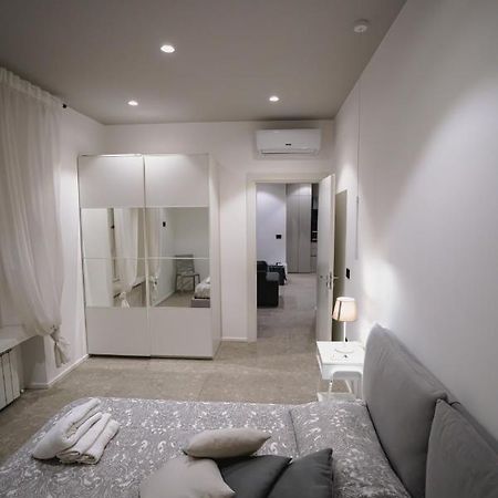 De Luca 6 Apartments Салерно Экстерьер фото