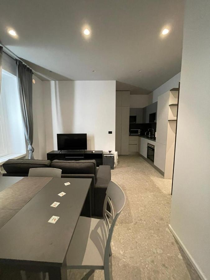 De Luca 6 Apartments Салерно Экстерьер фото