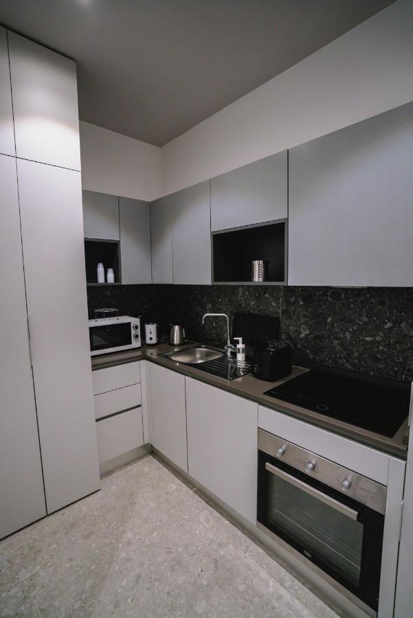 De Luca 6 Apartments Салерно Экстерьер фото