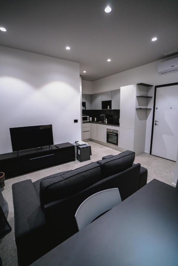 De Luca 6 Apartments Салерно Экстерьер фото