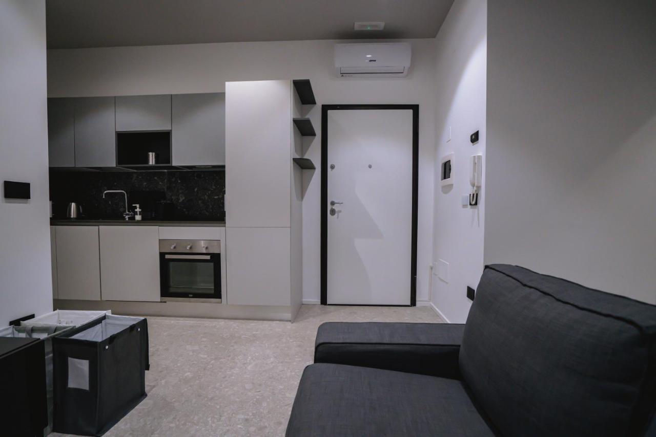 De Luca 6 Apartments Салерно Экстерьер фото